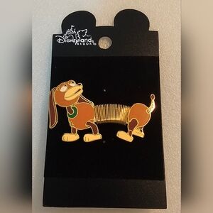 VTG DISNEY Trading Pin Slinky Dog Wire Middle Moves Standing Toy Story 2002